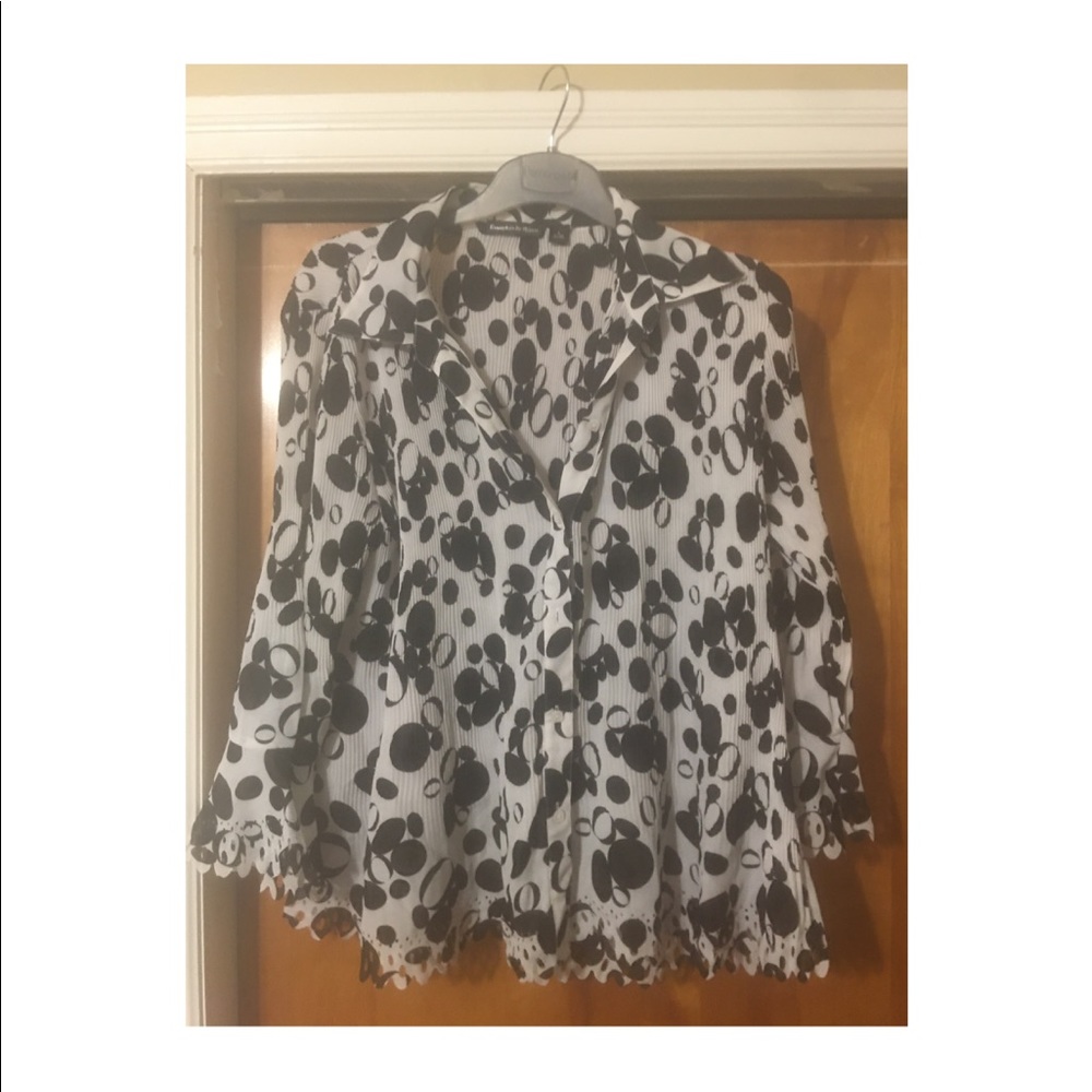 Essentials by Milano Black and White Top Sz L